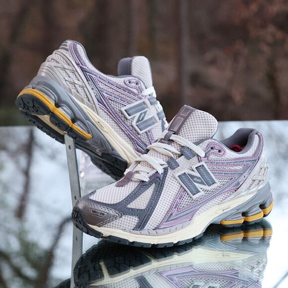 New Balance 1906R Licorice - Picture 2 of 13